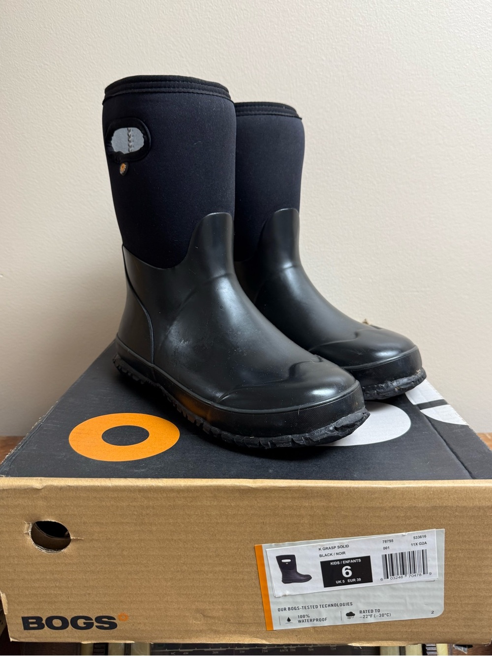 Bogs Grasp Solid Waterproof Winter Boots Black Youth 6 Women’s 8 Waterproof Snow